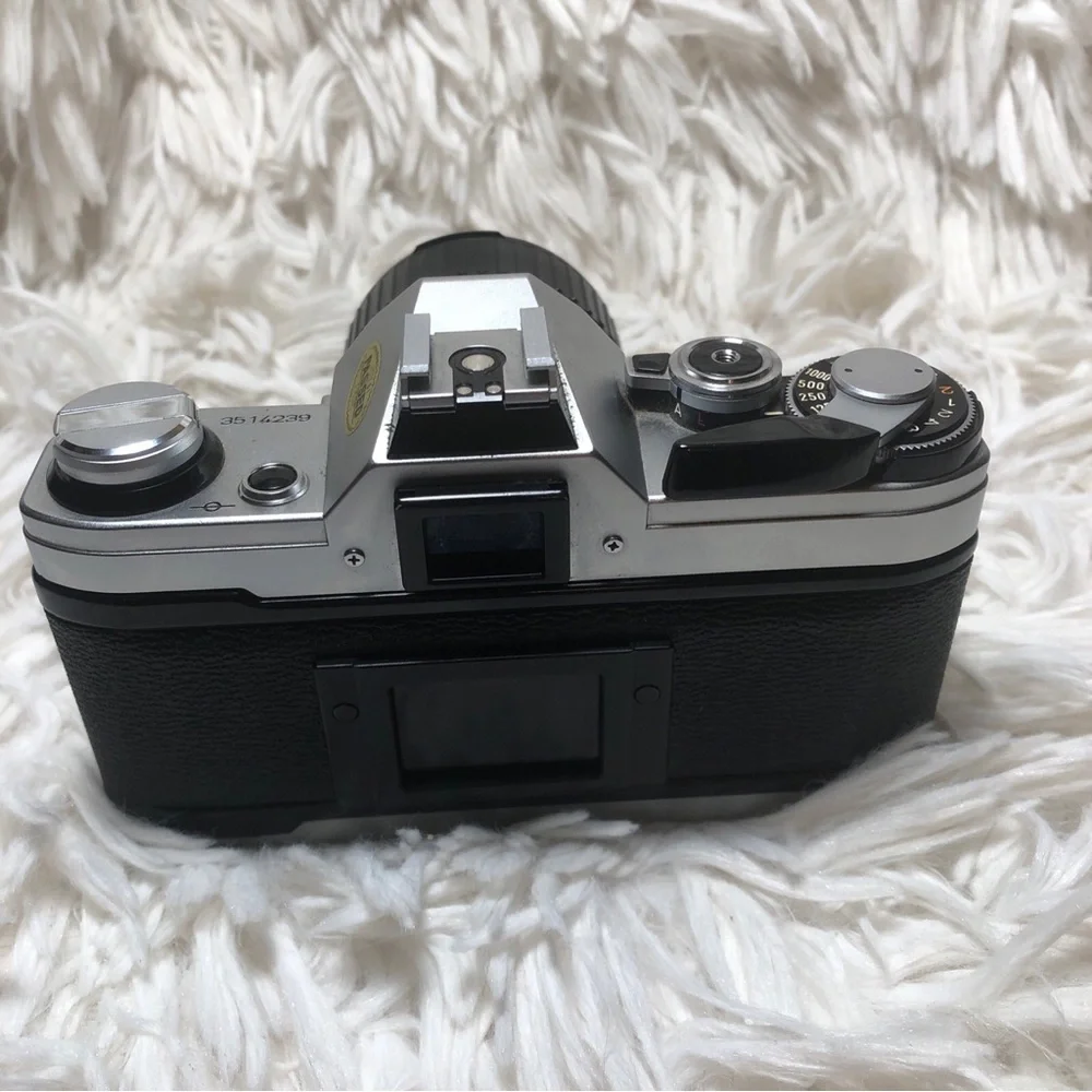 Canon AE-1 Program SLR 35mm Film Camera Body 50mm f1.4 Lens Tripod Vivitar JAPAN